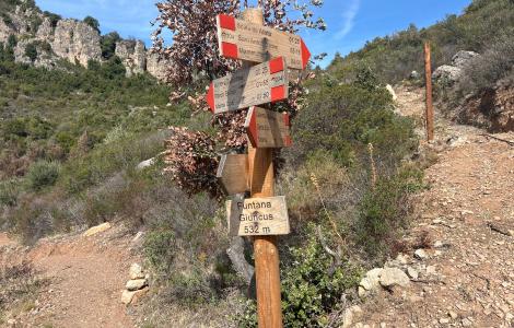 Un luogo di posa segnaletica orizzontale, presso Tertenia