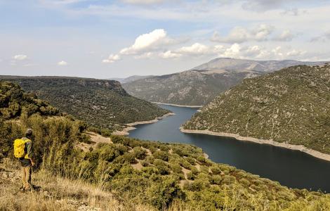 Lago del basso Flumendosa - sentieri (foto A.Saba) Lago del basso Flumendosa - sentieri (foto A.Saba)