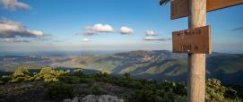 Panorama del territorio dalla cima di Monte Maxia (lungo il sentiero 210, foto M.Cara)