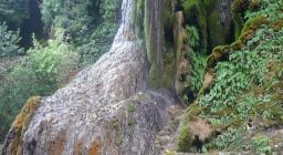 Laconi, cascata nel parco Aymerich