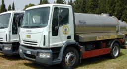 Autobotte della Protezione Civile in carico all'Ente Foreste per il trasporto di acqua potabile Autobotte della Protezione Civile in carico all'Ente Foreste per il trasporto di acqua potabile