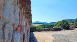 Fordongianus, chiesa S.Lussorio e sentiero verso il Grighine