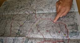 cartografia Gennargentu esaminata in Comune a Fonni (foto A.Saba) 2 cartografia Gennargentu esaminata in Comune a Fonni (foto A.Saba) 2